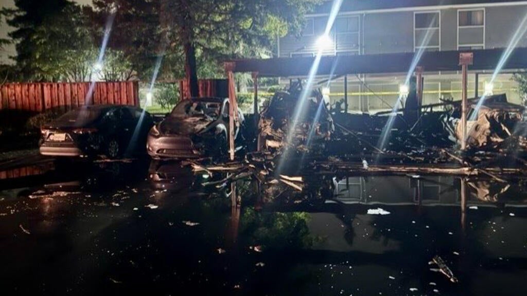 Overnight fire at San Jose housing complex damages more than 20 vehicles, carport — CBS Bay Area (KPIX), Healdsburg Community news