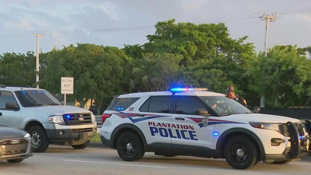 Deadly motorcycle crash shuts down lanes in Plantation — CBS Miami, Healdsburg Community news