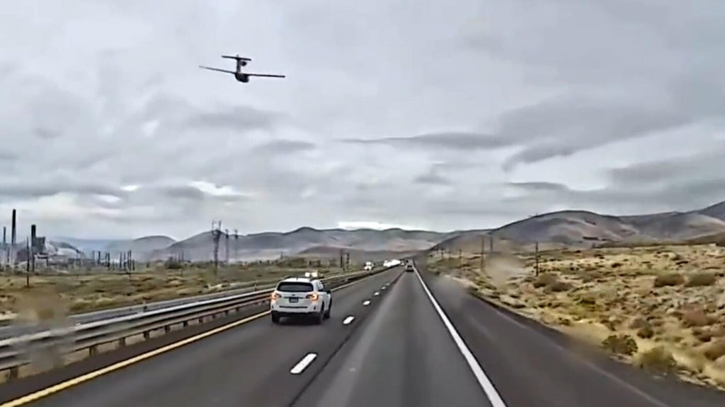 Newly-released video shows seaplane emergency landing on Reno highway — Healdsburg Community news