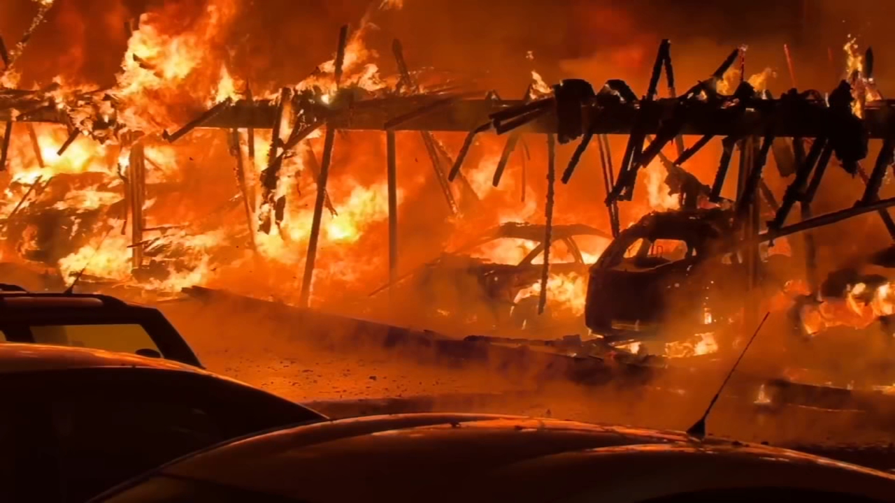Carport fire destroys cars at San Jose apartment complex as residents describe hearing explosions
— ABC 7 Bay Area, Healdsburg Schools news