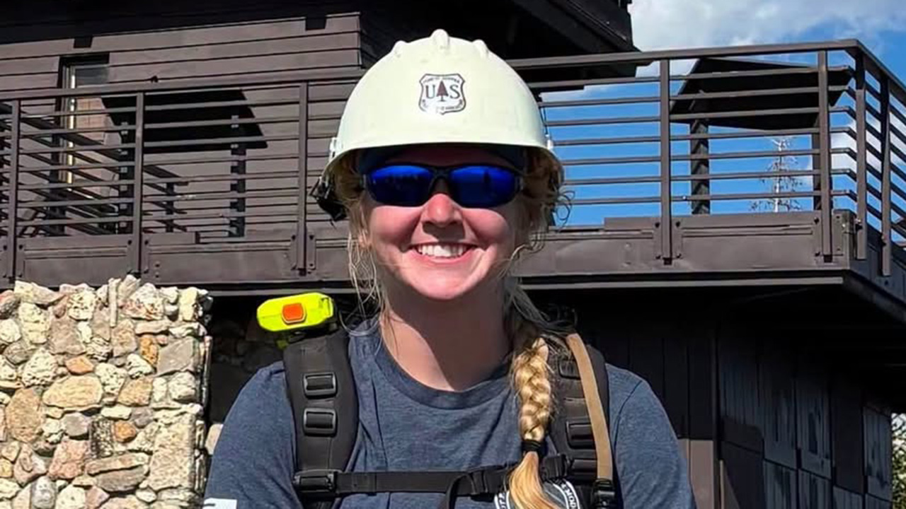 Firefighter, 24, died after being struck by a tree battling La. wildfire — KTVU FOX 2 Bay Area, Healdsburg Community news